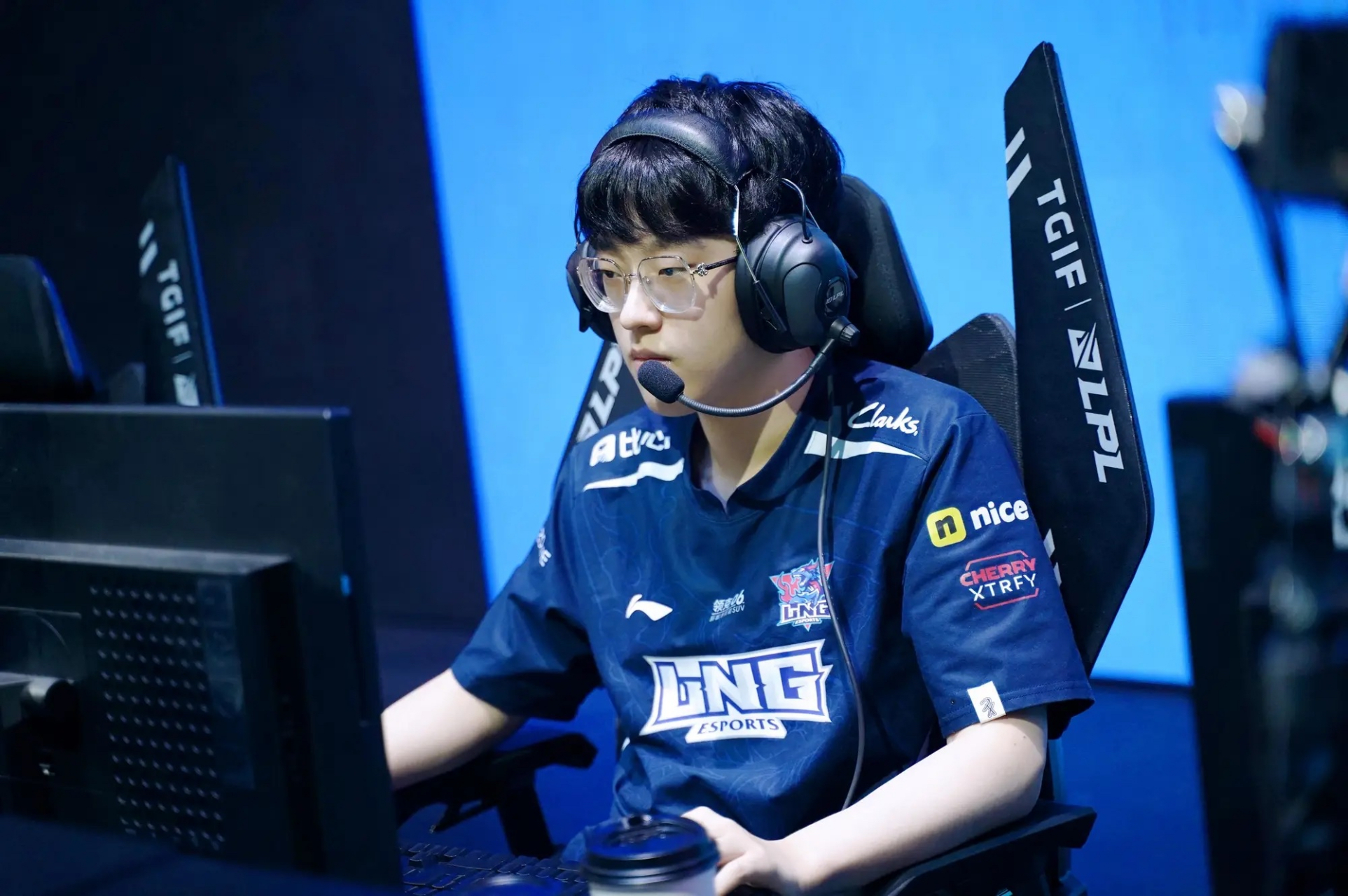 开云体育-湖人带队取胜！，Scout重要时刻比赛局势复杂赢得满堂喝彩(凯特楚极限带队零战损战胜高我200分的选手)