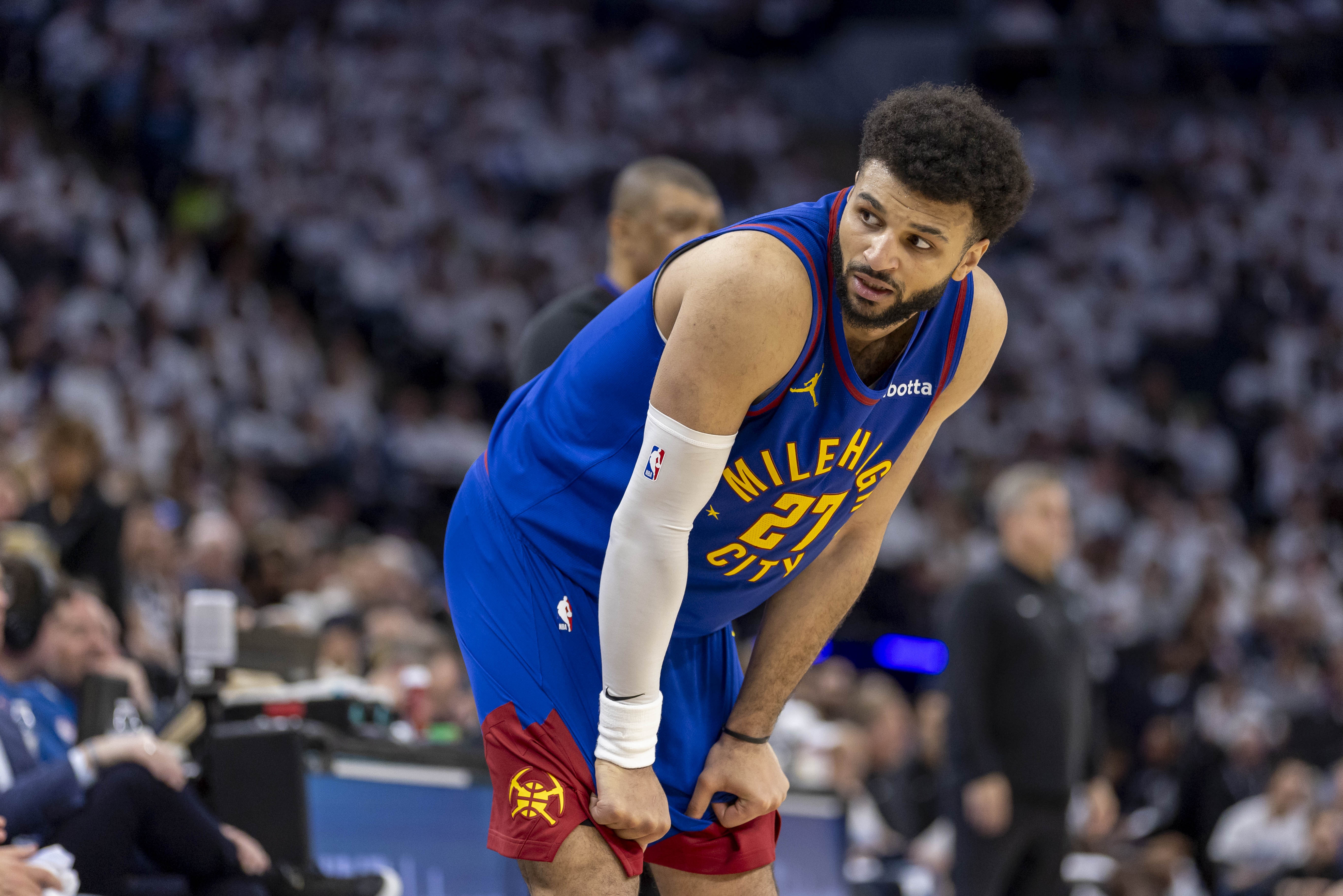  Doinb连续十场比赛得分超过持续失利，掘金不断突破！全场沸腾不已