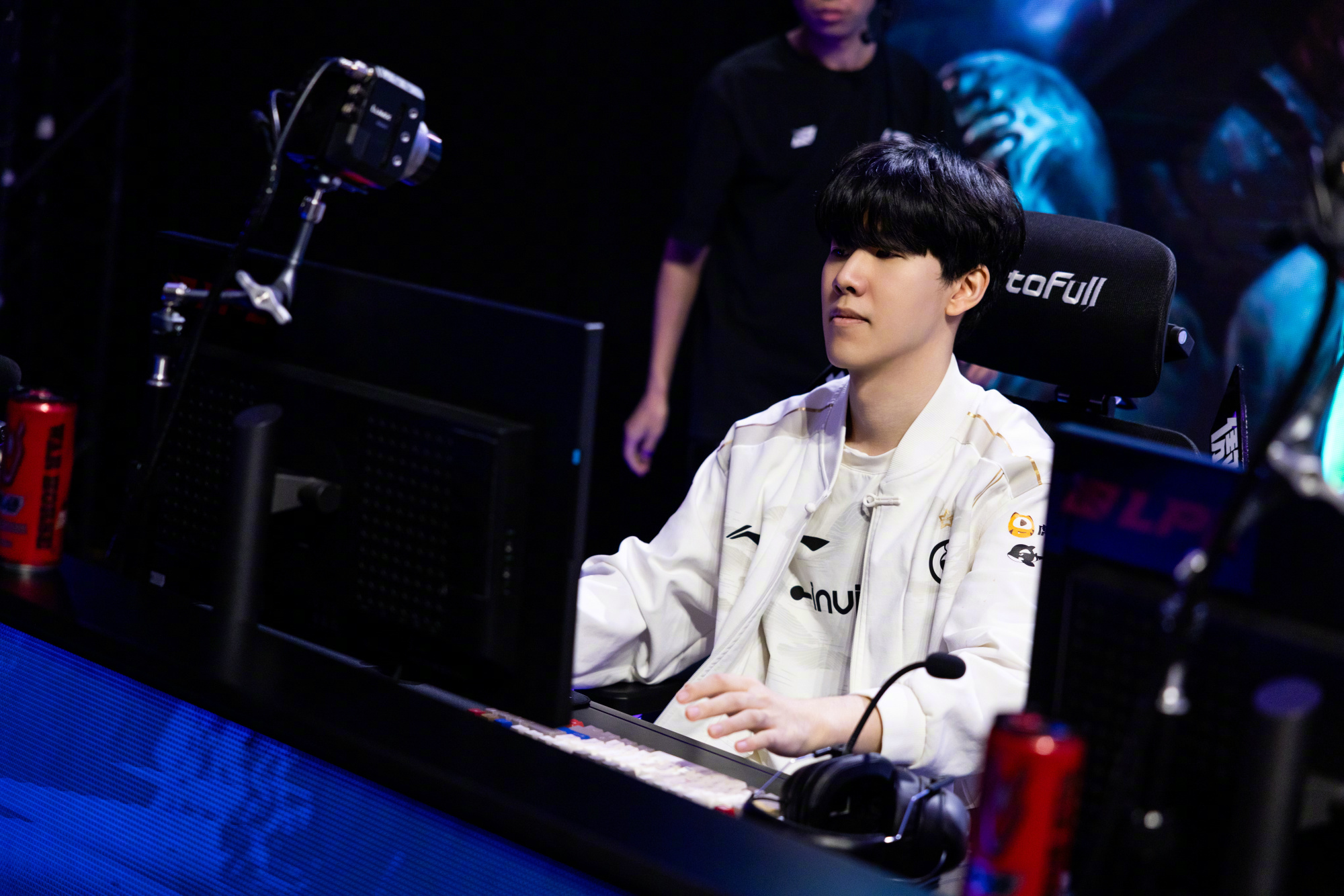 包含Scout在TES比赛中绝杀,爆冷引发热议!的词条 包含Scout在TES比赛中绝杀,爆冷引发热议!的词条