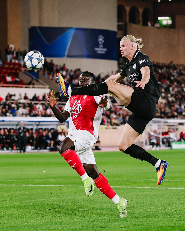 开云- 哈兰德爆冷击败利物浦,回归赛场引爆全场视频 